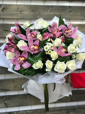 Букет цветов из: Розы и Хризантемы в Самарском