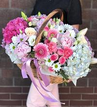 Композиция солнечный день в Самарском Цветочная композиция из Розы, Хризантемы, Пионы и Лизиантусы в корзине в Самарском