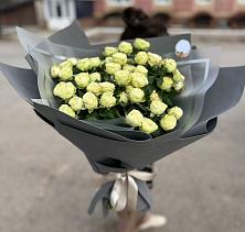 Букет Белые кустовые розы Солинеро в Самарском