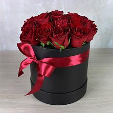 Цветочная композиция из Розы в шляпной коробке в Самарском