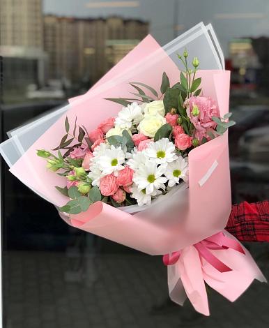 Букет цветов из: Розы, Лизиантусы и Хризантемы в Самарском